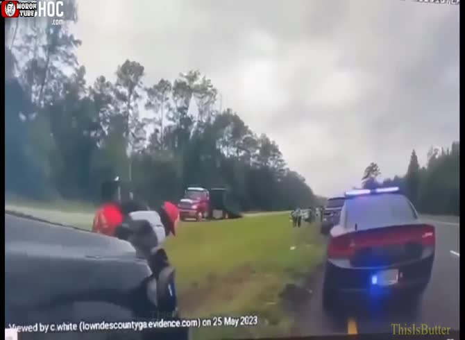 Video :A driver does an incredible but unintentional maneuver